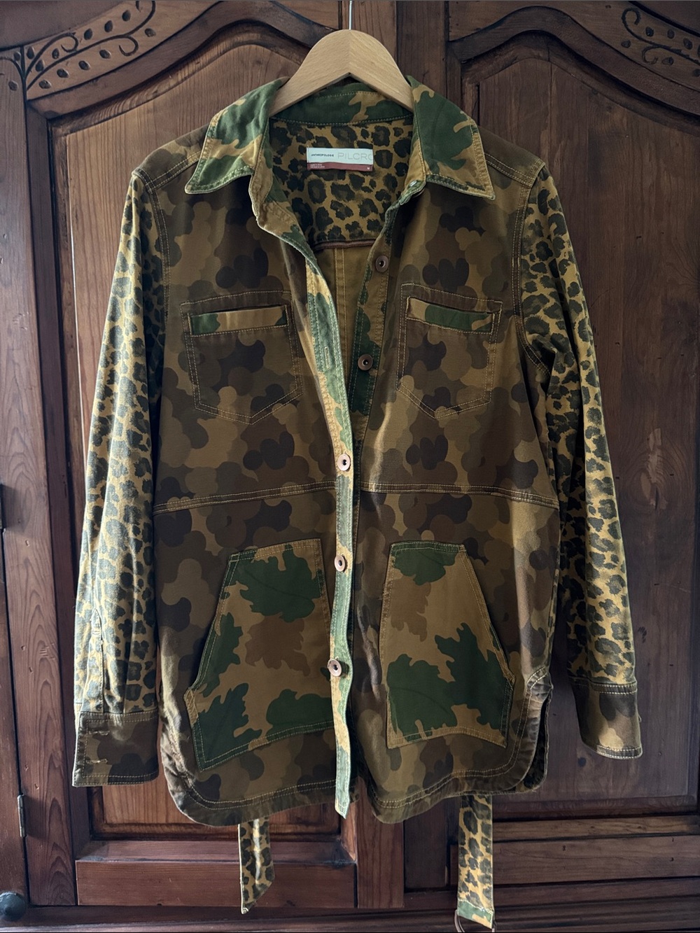 EUC PILCRO ANTHROPOLOGIE BELTED CAMOUFLAGE LEOPARD BARN UTILITY JACKET. SIZE M.